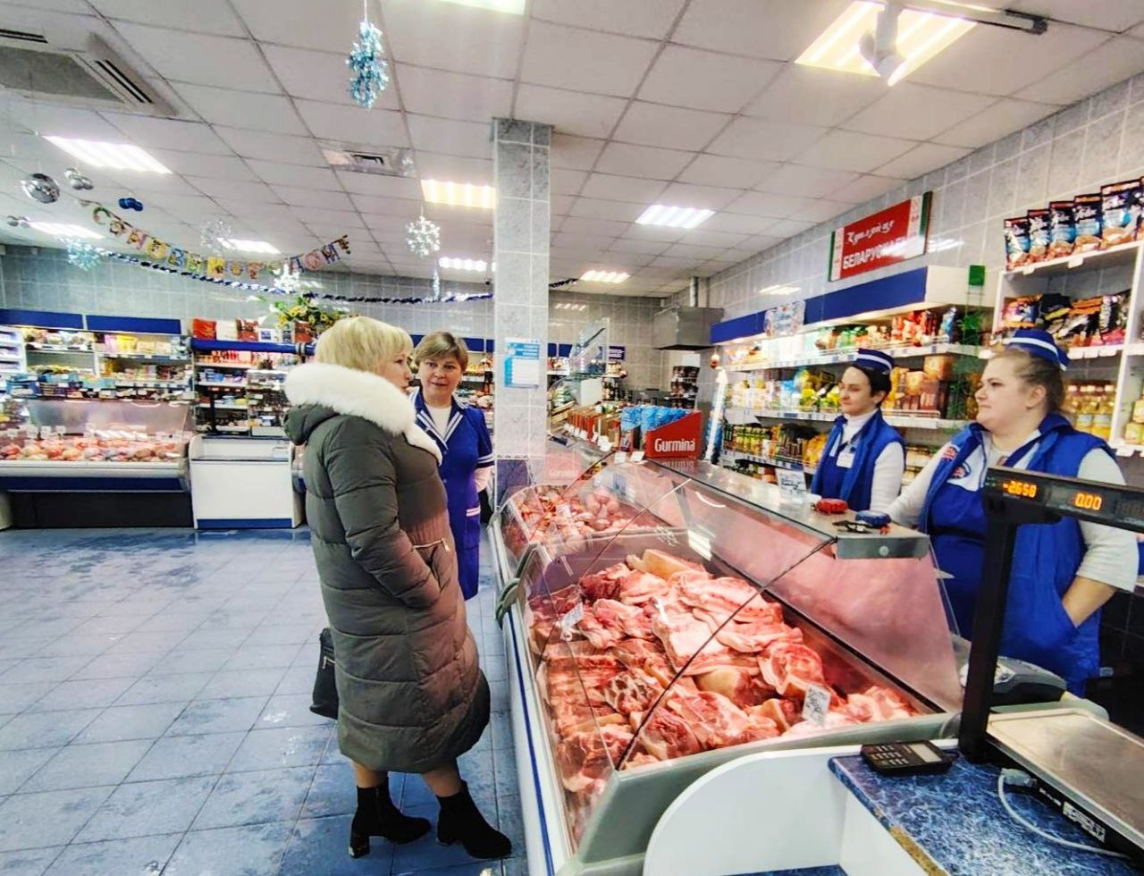 Мониторинг торговых точек Петрикова: Светлана Сенько оценила доступность и качество товаров