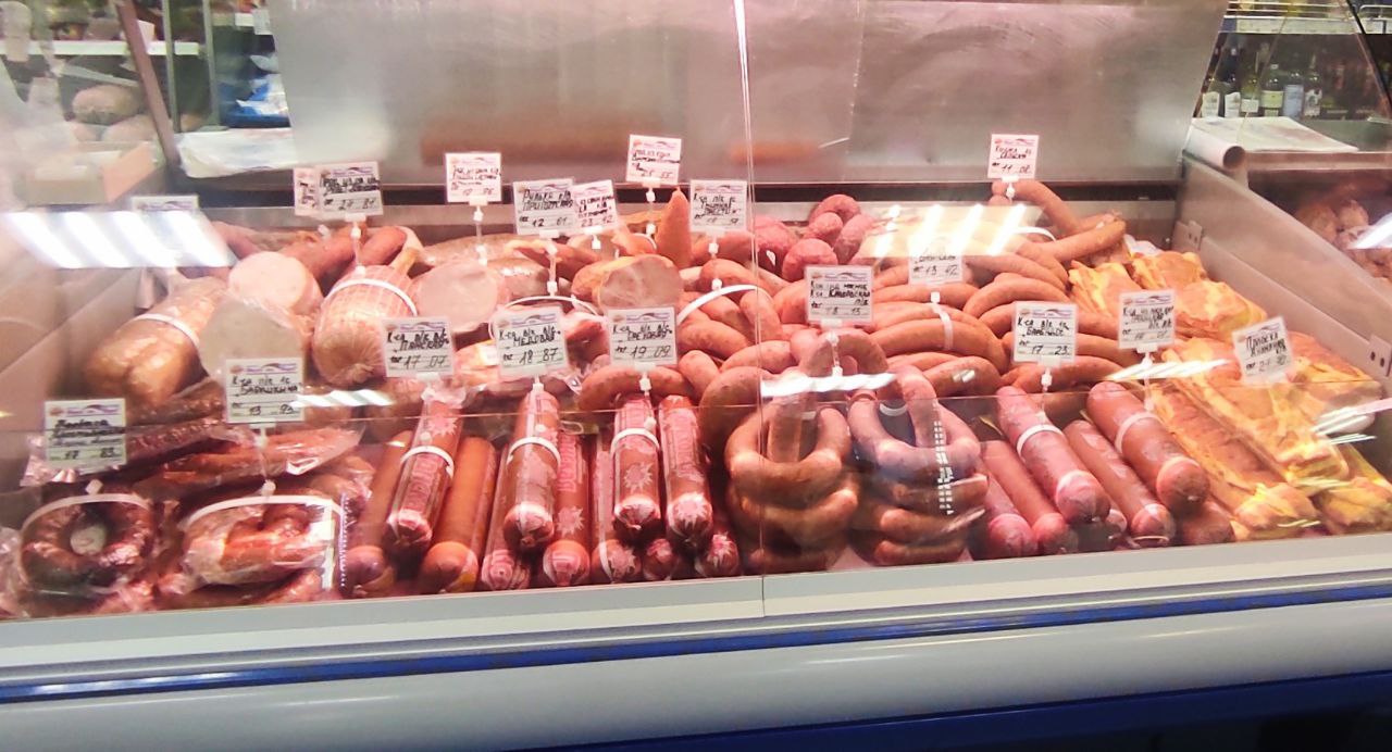 Мониторинг торговых точек Петрикова: Светлана Сенько оценила доступность и качество товаров