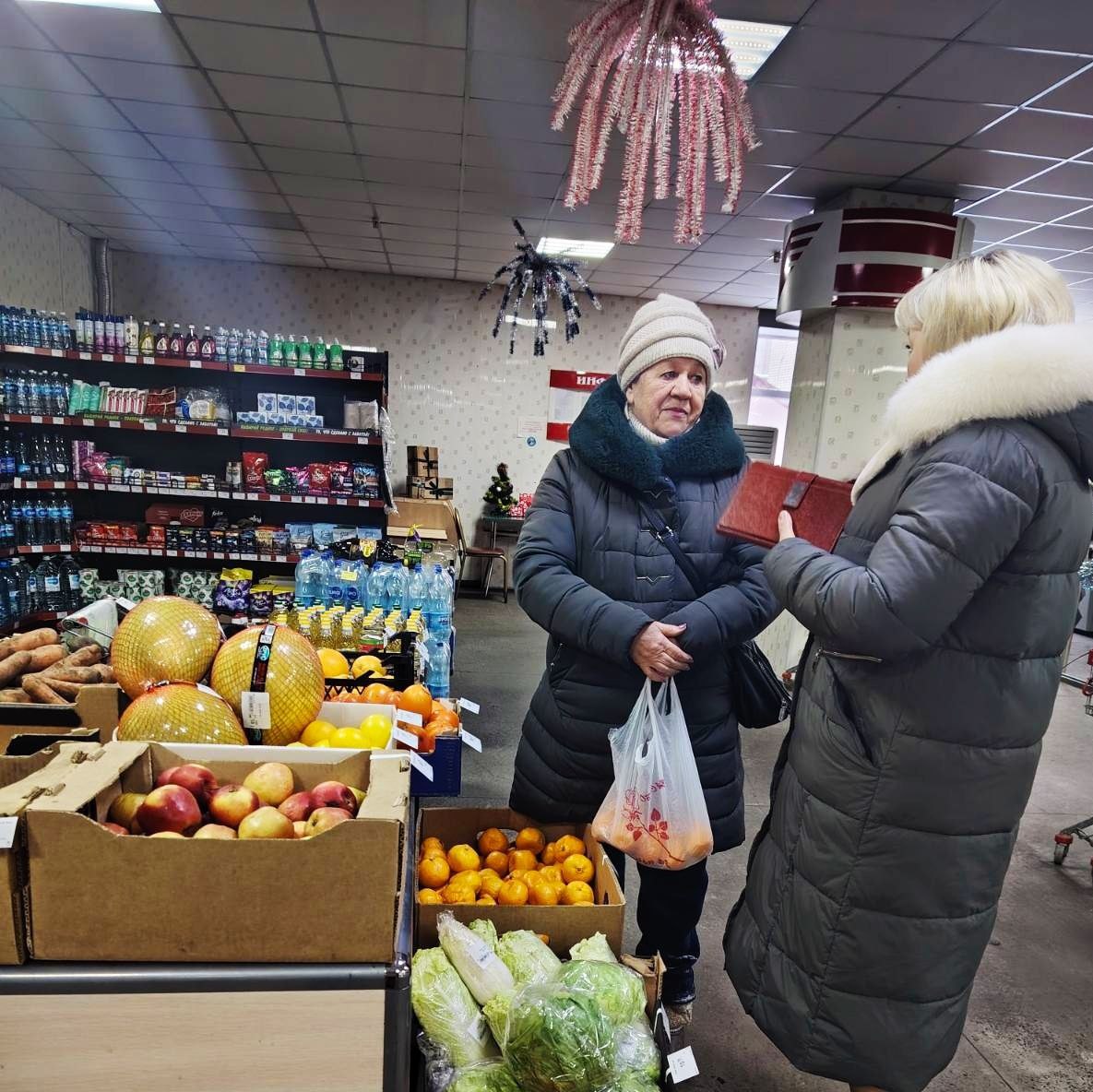 Мониторинг торговых точек Петрикова: Светлана Сенько оценила доступность и качество товаров