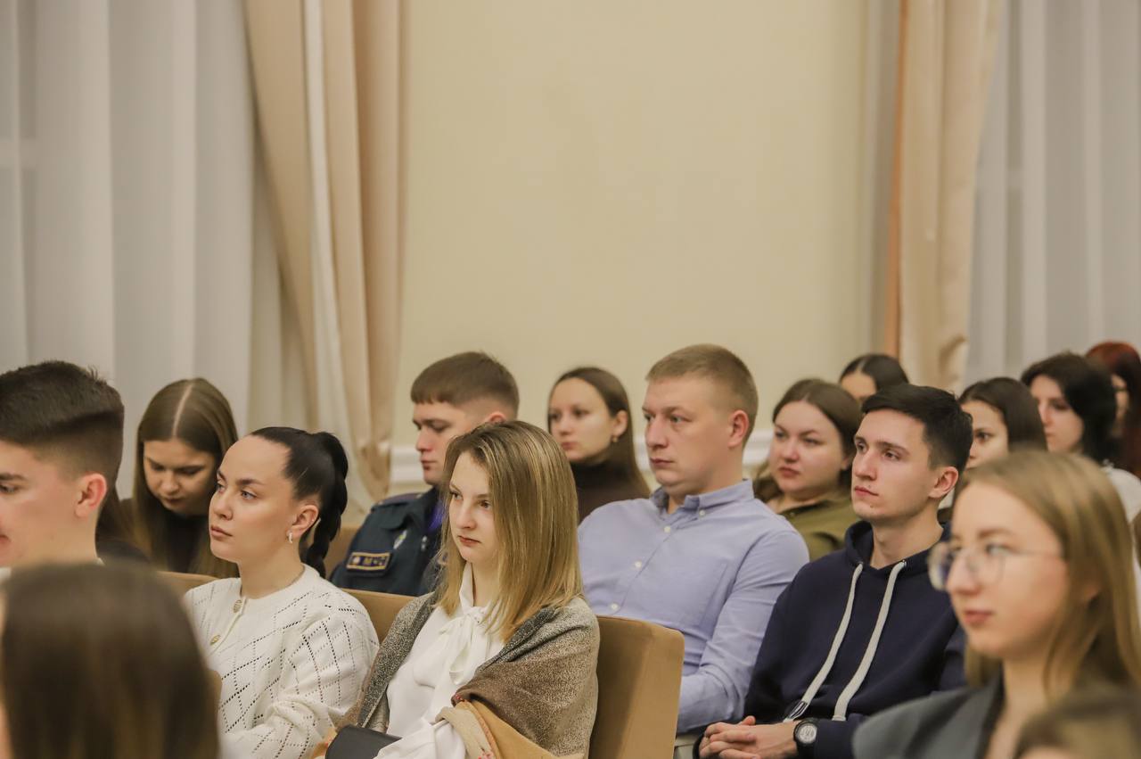 Дыялог з будучыняй: моладзь Петрыкаўшчыны абмяркоўвае стратэгію развіцця краіны