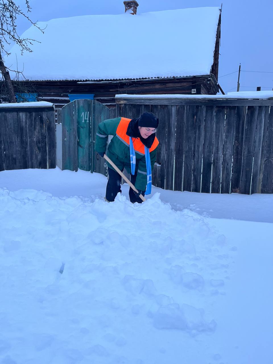 Разам супраць снегу