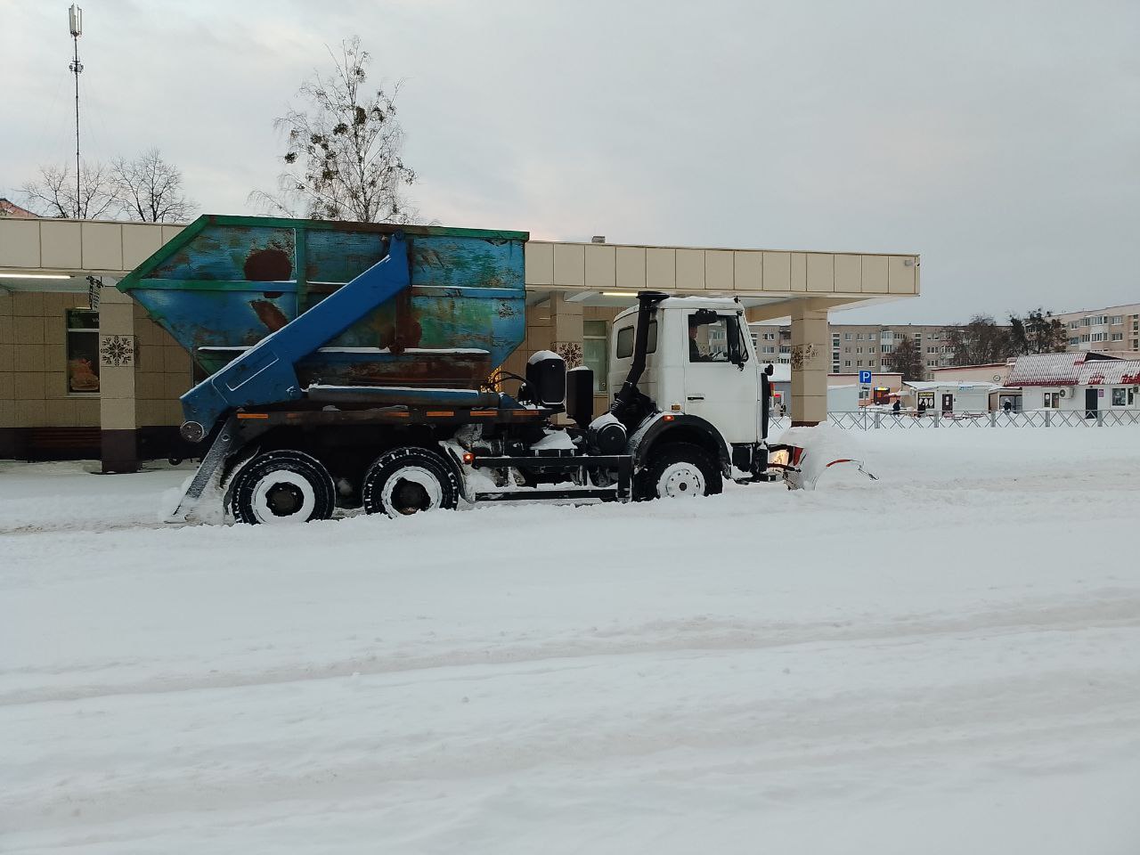 Разам супраць снегу