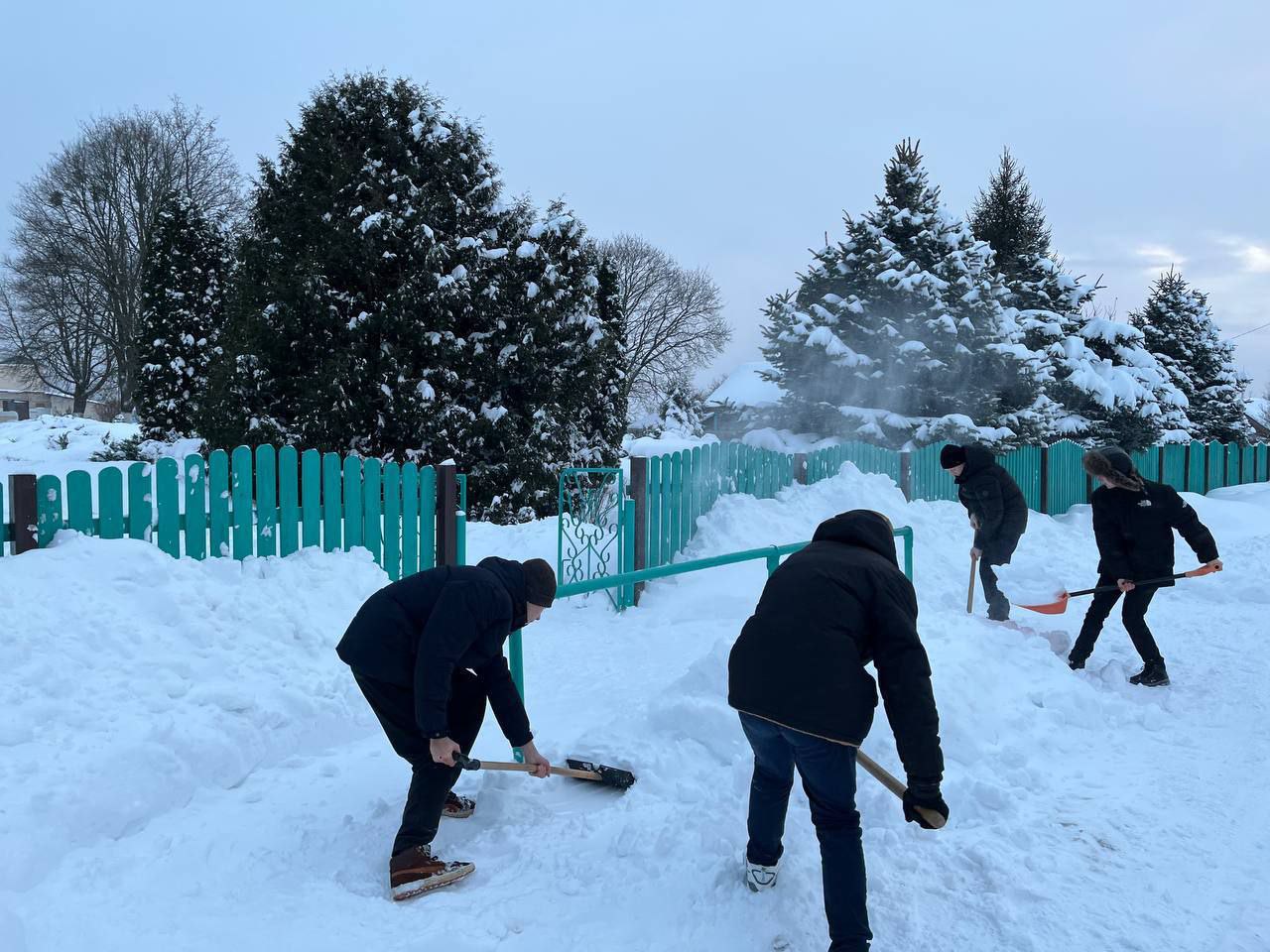 Обильный снегопад - не помеха, если действовать сообща!