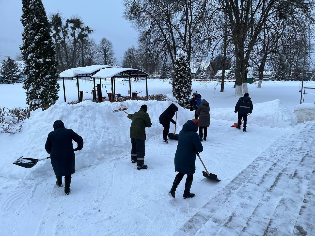 Обильный снегопад - не помеха, если действовать сообща!