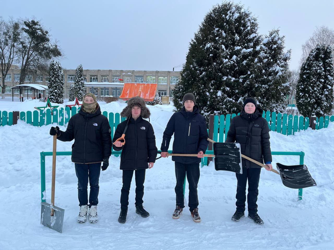 Обильный снегопад - не помеха, если действовать сообща!
