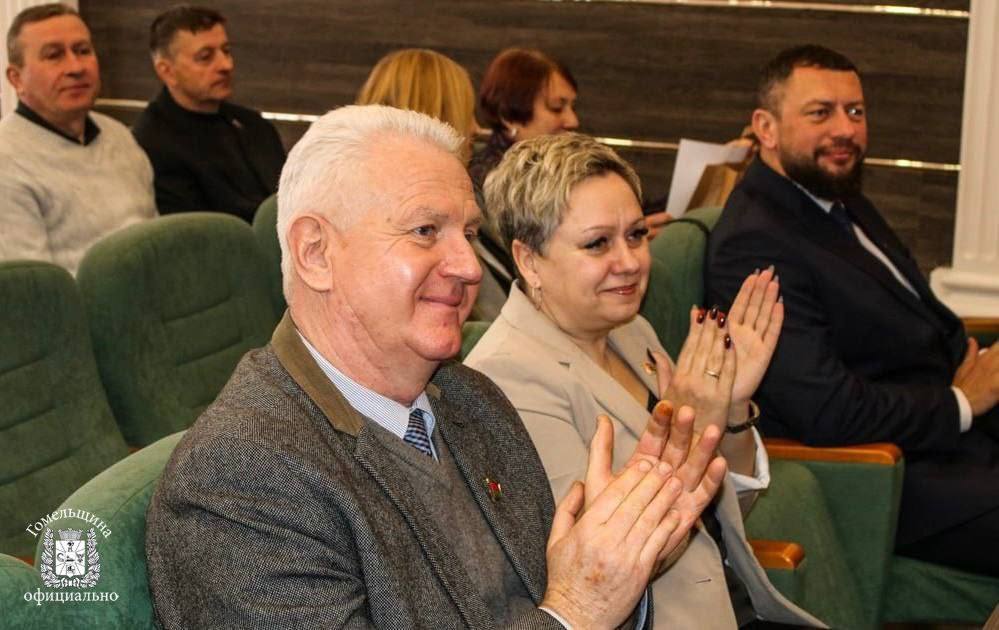 Член Совета Республики, председатель областного Совета депутатов Екатерина Зенкевич встретилась с сотрудниками Светлогорского РОЧС