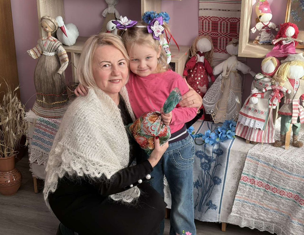 Сестры из Радкова получили подарки от Белорусского союза женщин