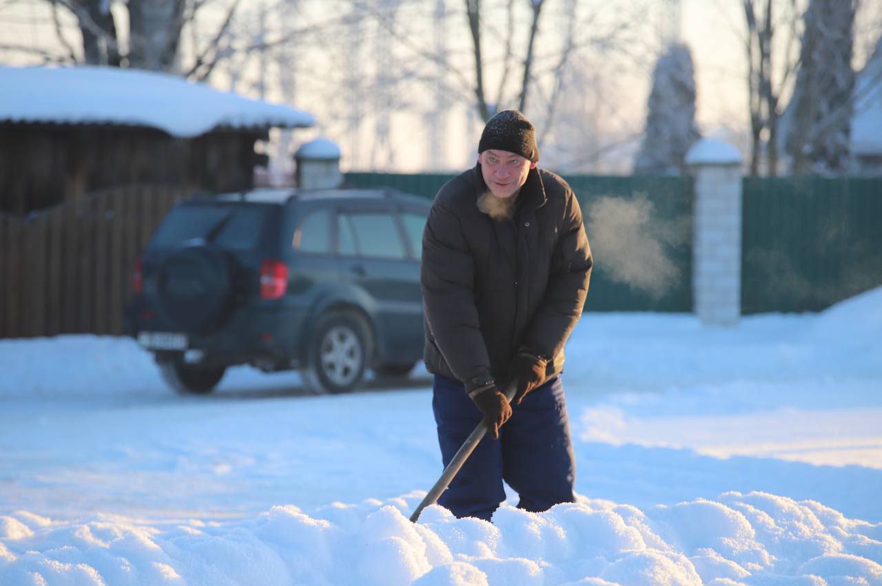 Фотафакт: Уборка снегу ідзе поўным ходам!