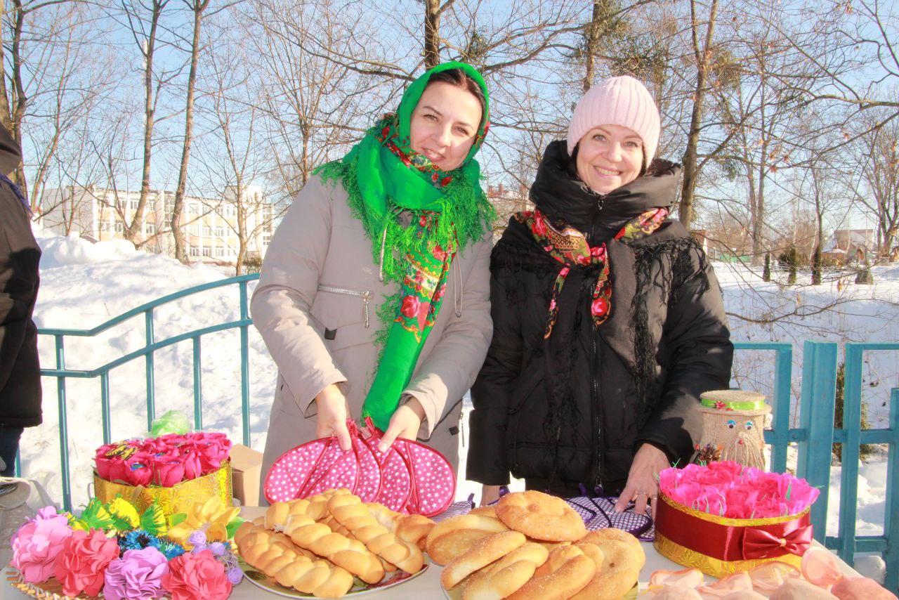 ФОТАРЭПАРТАЖ: Масленіца ідзе па населеных пунктах Петрыкаўшчыны