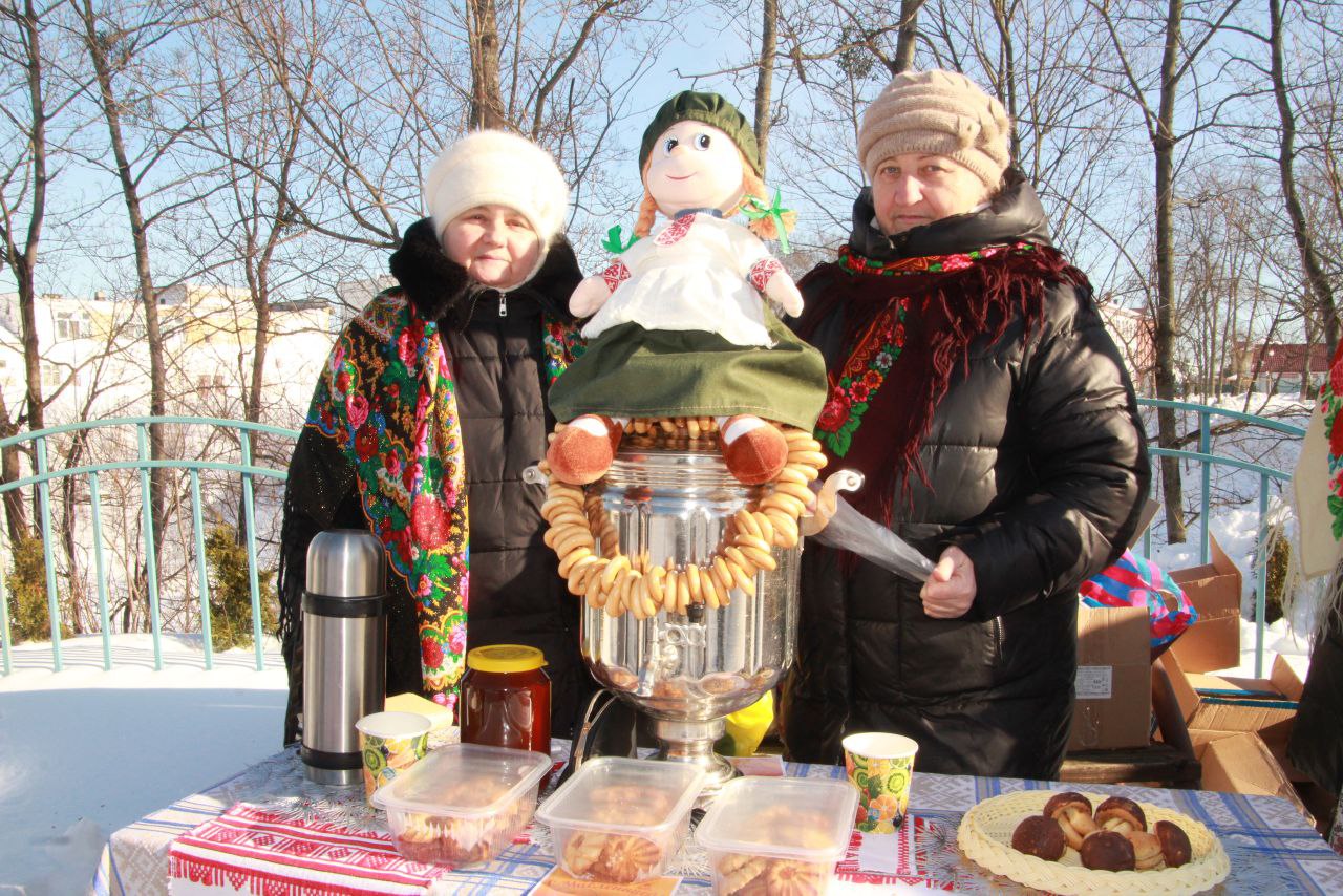 ФОТАРЭПАРТАЖ: Масленіца ідзе па населеных пунктах Петрыкаўшчыны