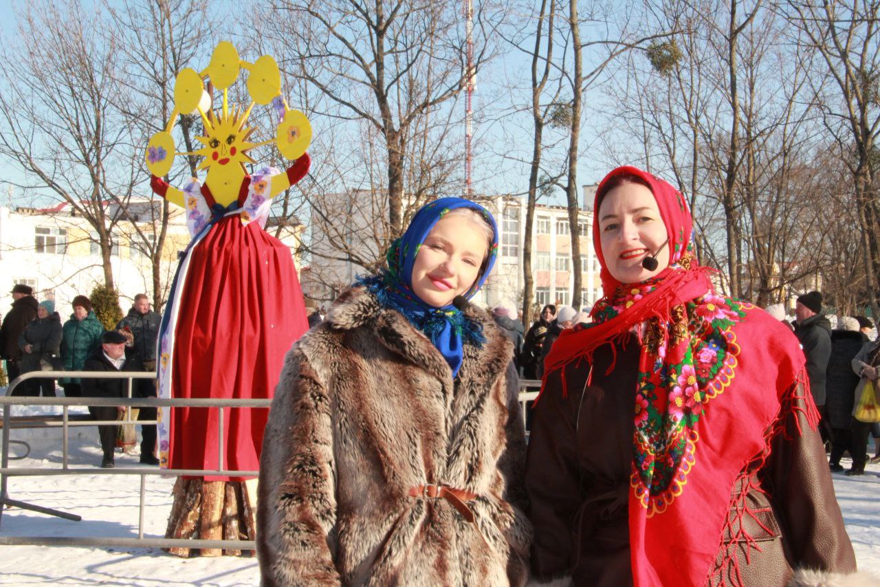 ФОТАРЭПАРТАЖ: Масленіца ідзе па населеных пунктах Петрыкаўшчыны