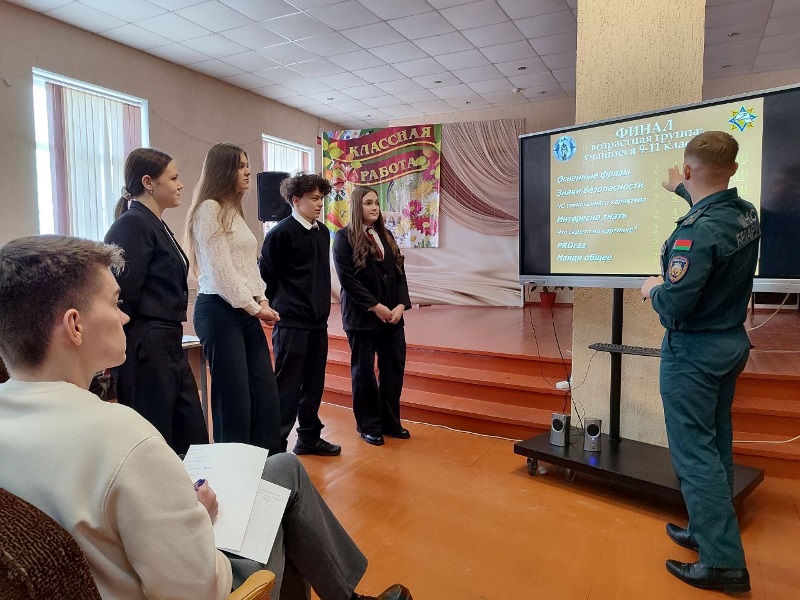 Юныя знаўцы бяспекі: у Петрыкаве вызначылі лепшых удзельнікаў конкурсу “Школа бяспекі”