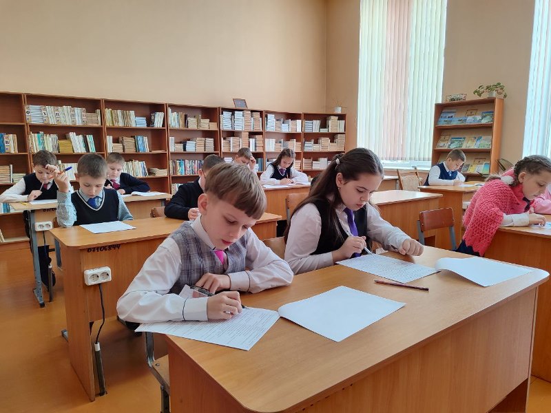 Юныя знаўцы бяспекі: у Петрыкаве вызначылі лепшых удзельнікаў конкурсу “Школа бяспекі”