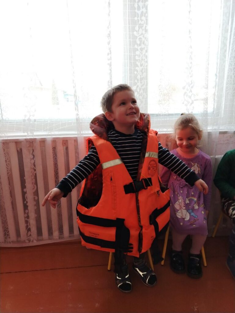 «Чем опасен лёд?» — важный урок для малышей Куритичского детского сада