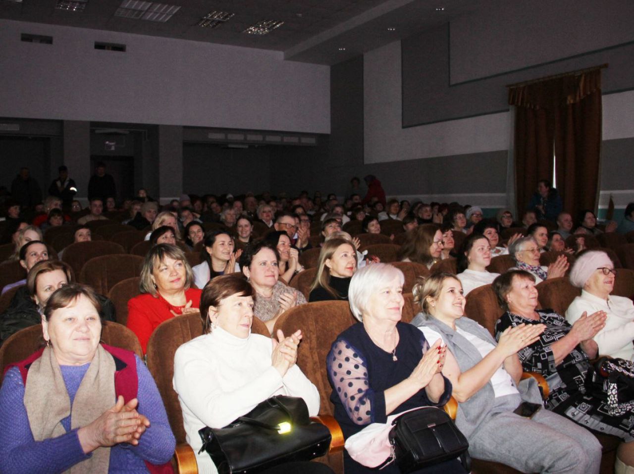 Яркая камедыя і шчырыя эмоцыі