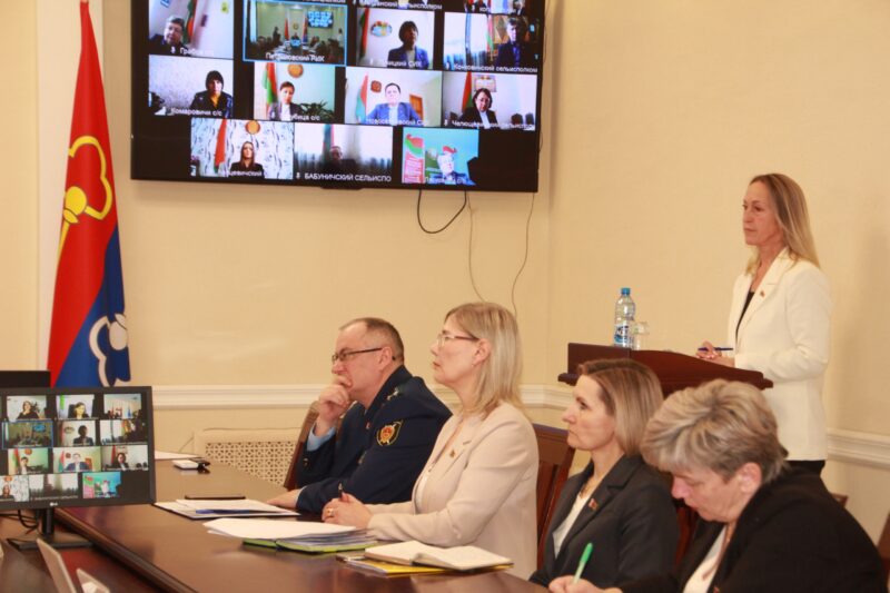 Об организации весеннего сева и итогах работы с обращениями граждан - в Петрикове прошло заседание исполкома