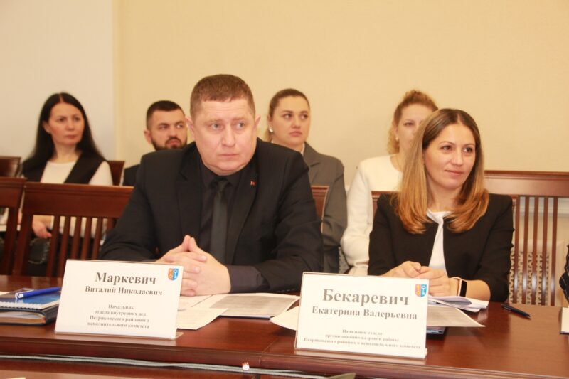 Об организации весеннего сева и итогах работы с обращениями граждан - в Петрикове прошло заседание исполкома