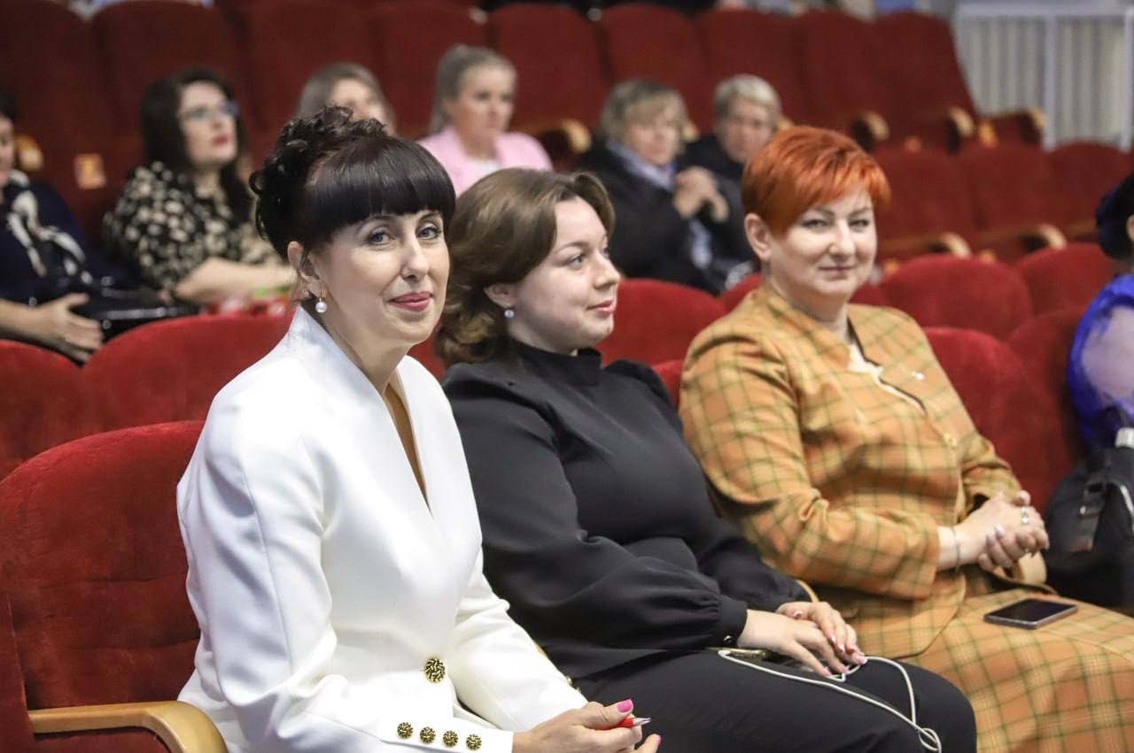 Жанчына Петрыкаўшчыны: шматгранная асоба, апора сям'і і грамадства