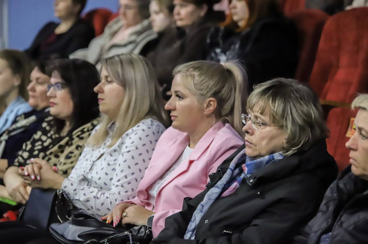 Жанчына Петрыкаўшчыны: шматгранная асоба, апора сям'і і грамадства