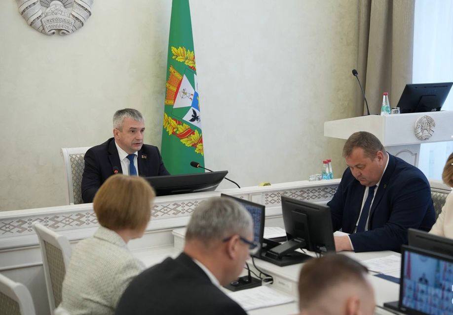 Около десяти тысяч единиц техники задействуют на весенних полевых работах в Гомельской области