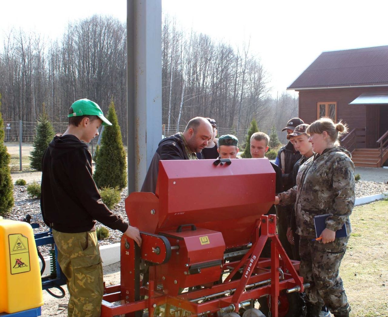 Профориентационная экскурсия в лесном питомнике