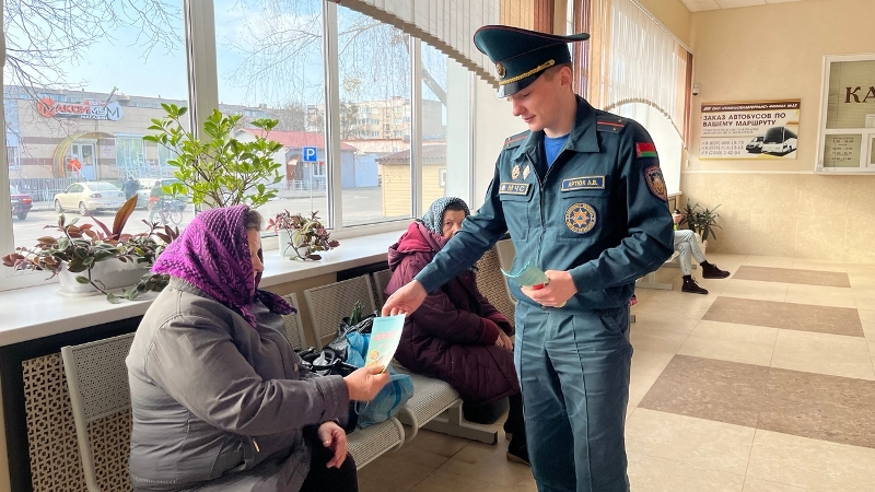 Огонь весне не товарищ: как МЧС борется с опасной традицией палов сухой травы