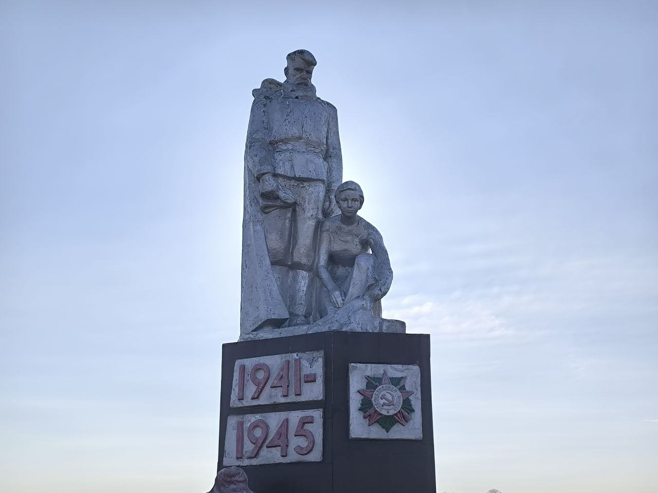 Память, которую не заглушит время: митинг в деревне Людвиново