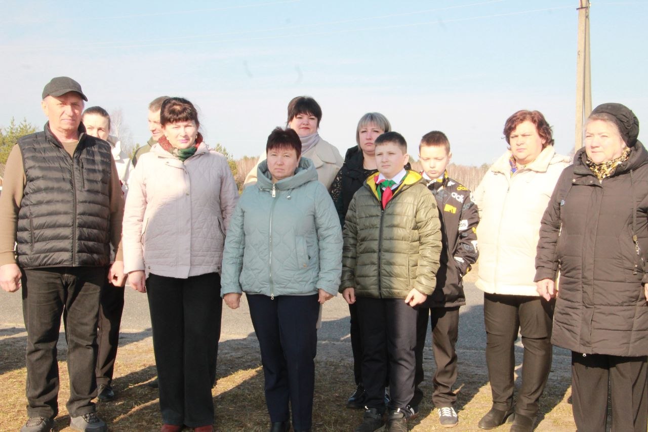 Память, которую не заглушит время: митинг в деревне Людвиново