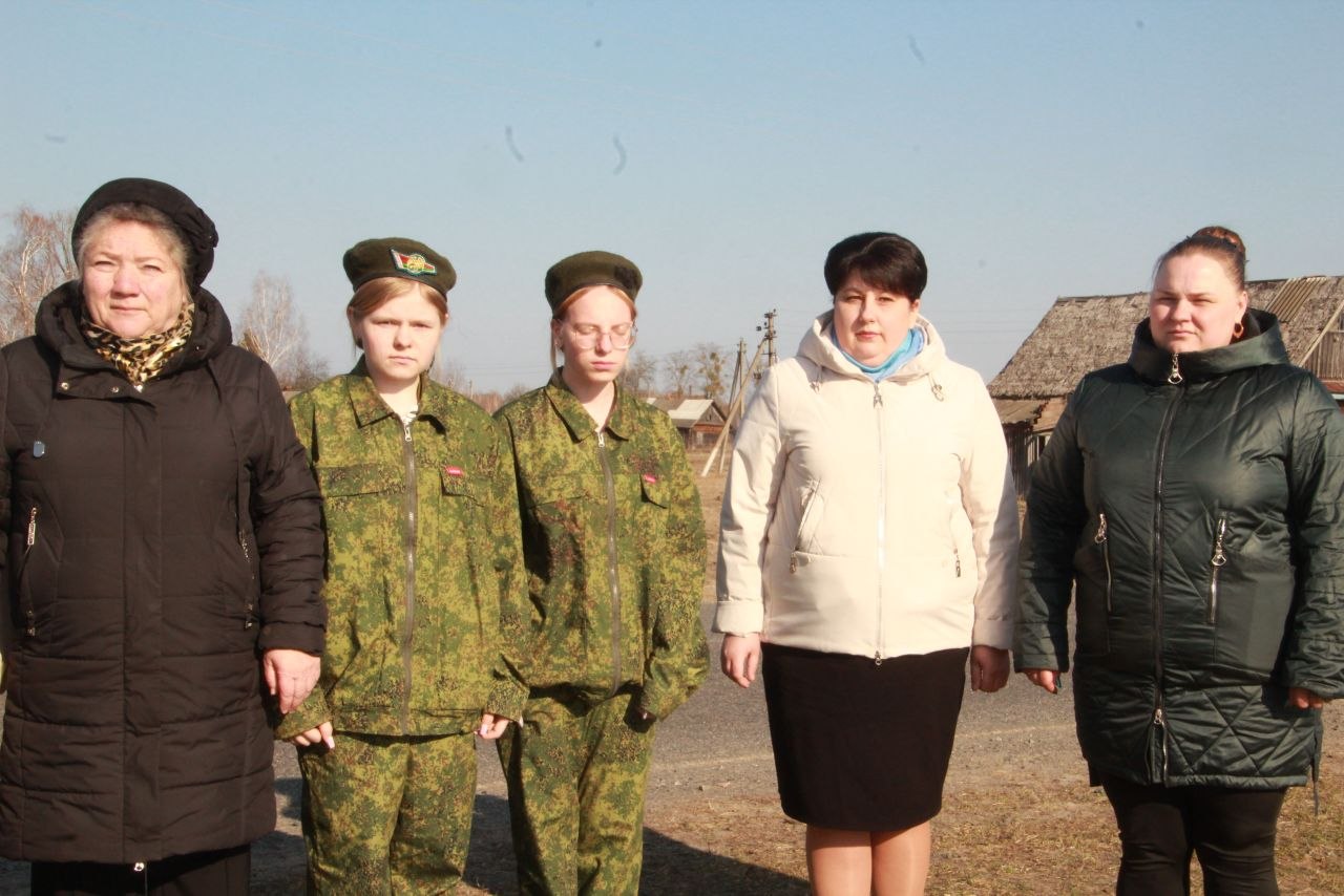 Память, которую не заглушит время: митинг в деревне Людвиново