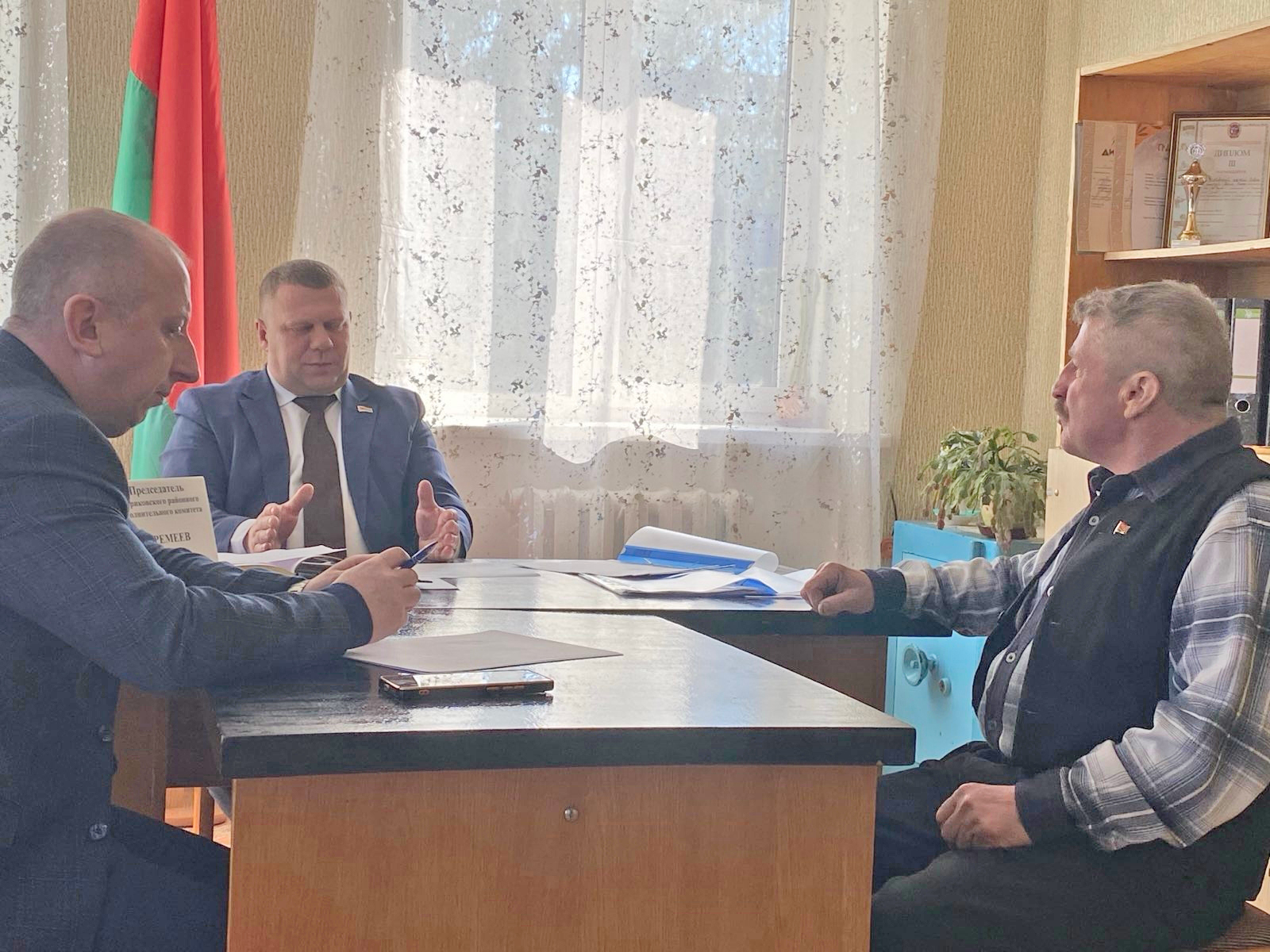 Чуць кожнага: дарожнае пытанне ў Лучыцах і экалагічны кантроль у райцэнтры