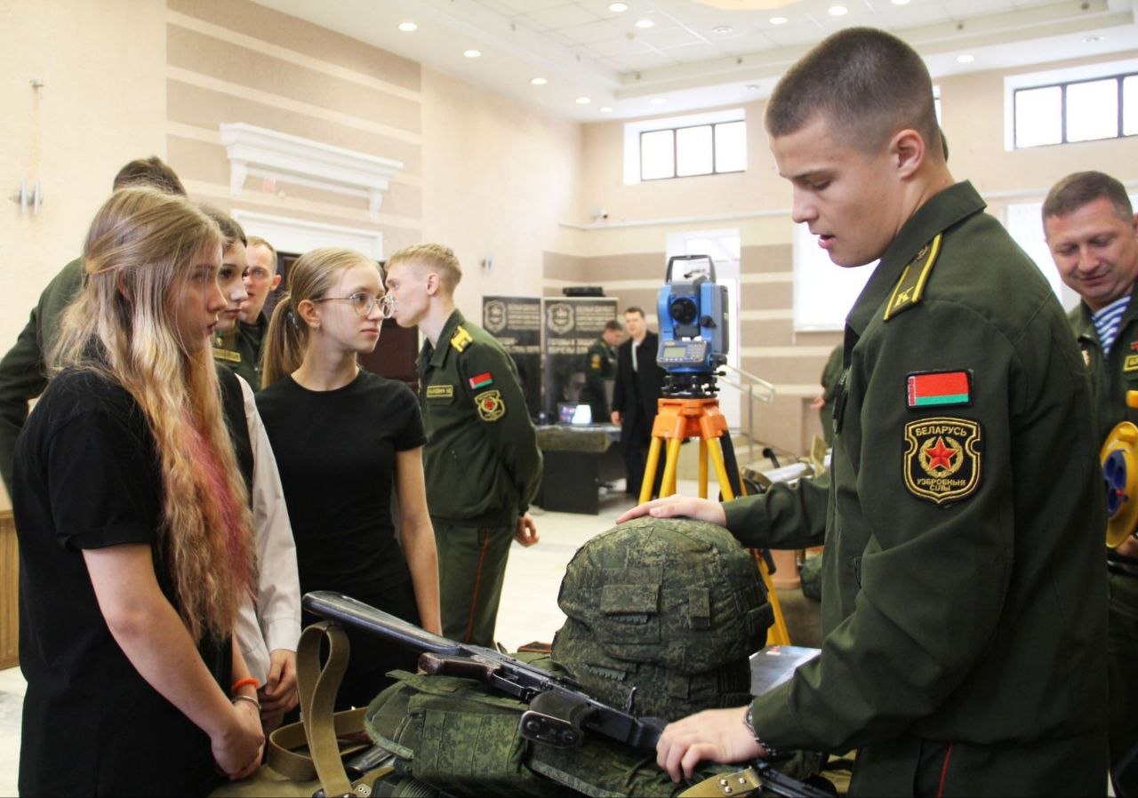 У раённым Доме культуры прайшла ваенна-патрыятычная акцыя “Гатовыя Радзіме служыць”