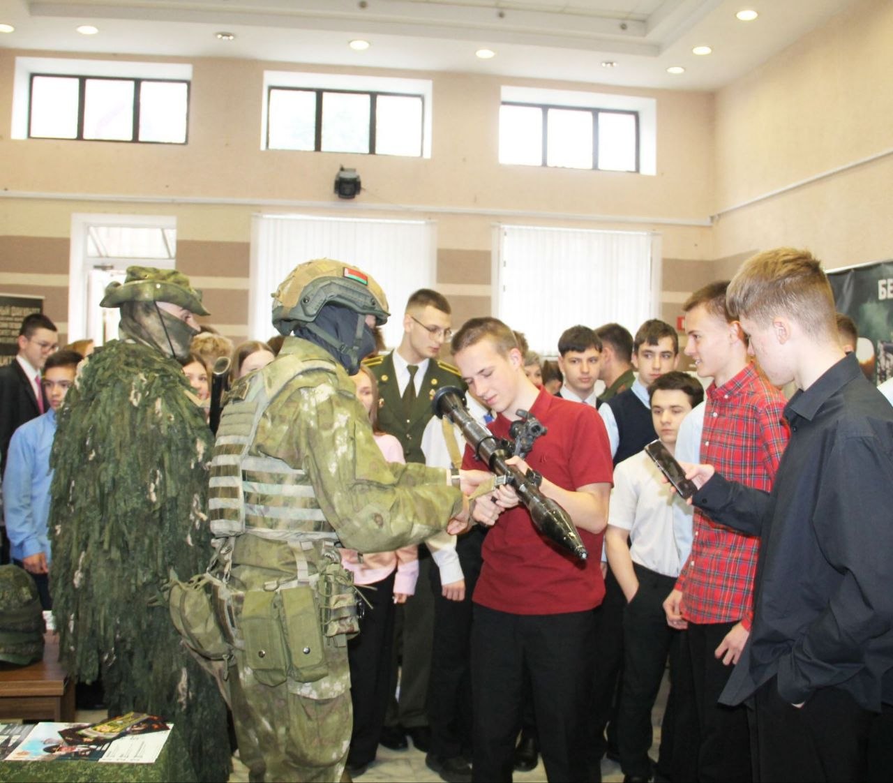У раённым Доме культуры прайшла ваенна-патрыятычная акцыя “Гатовыя Радзіме служыць”