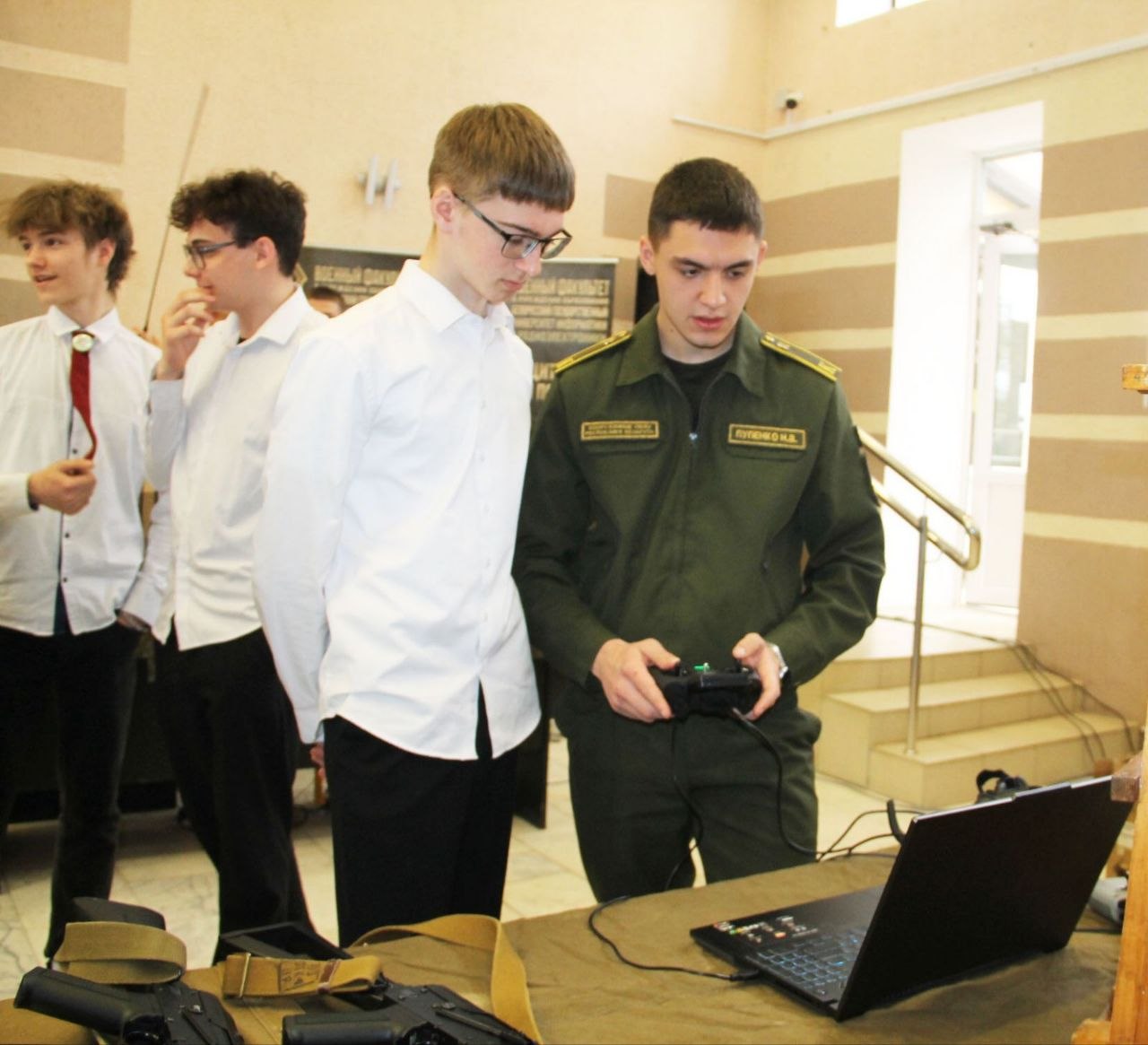 У раённым Доме культуры прайшла ваенна-патрыятычная акцыя “Гатовыя Радзіме служыць”