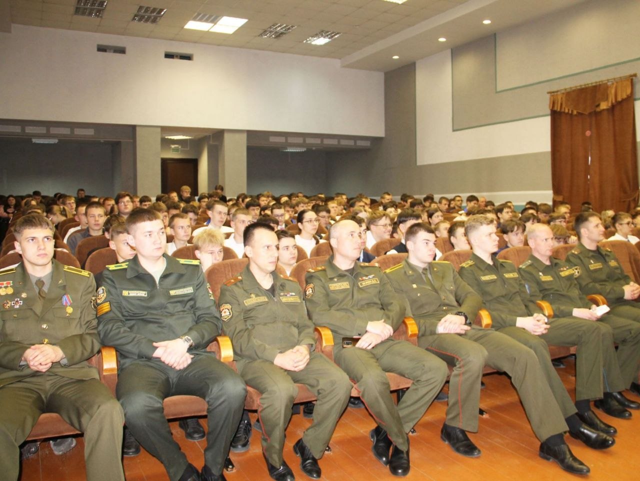 У раённым Доме культуры прайшла ваенна-патрыятычная акцыя “Гатовыя Радзіме служыць”