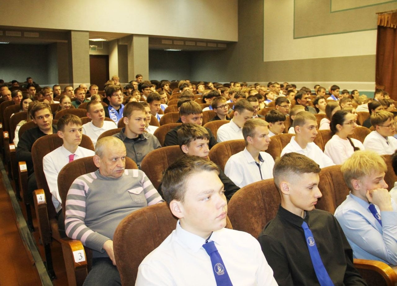 У раённым Доме культуры прайшла ваенна-патрыятычная акцыя “Гатовыя Радзіме служыць”