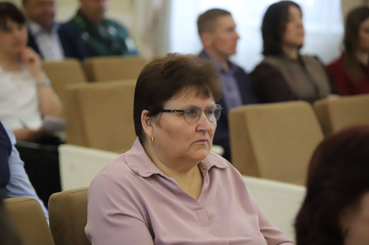 Пасяджэнне прэзідыума Петрыкаўскага раённага Савета дэпутатаў дваццаць дзявятага склікання