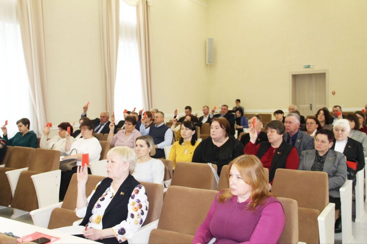 Сёння ў вялікай зале райвыканкама адбылося пасяджэнне дваццатай сесіі Петрыкаўскага раённага Савета дэпутатаў дваццаць дзявятага склікання