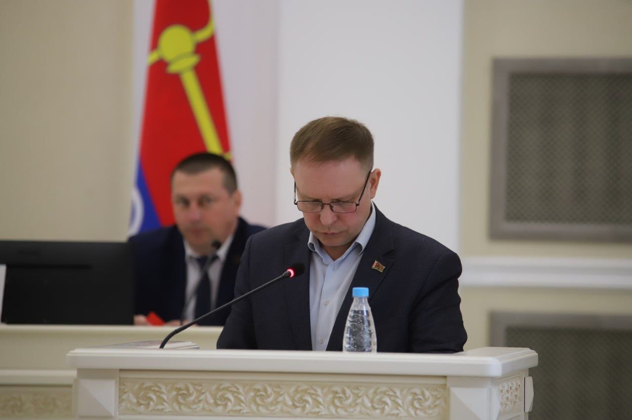 Сёння ў вялікай зале райвыканкама адбылося пасяджэнне дваццатай сесіі Петрыкаўскага раённага Савета дэпутатаў дваццаць дзявятага склікання