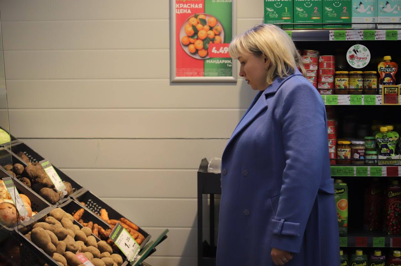 Святлана Сянько правяла маніторынг цэн у крамах г.п. Капаткевічы