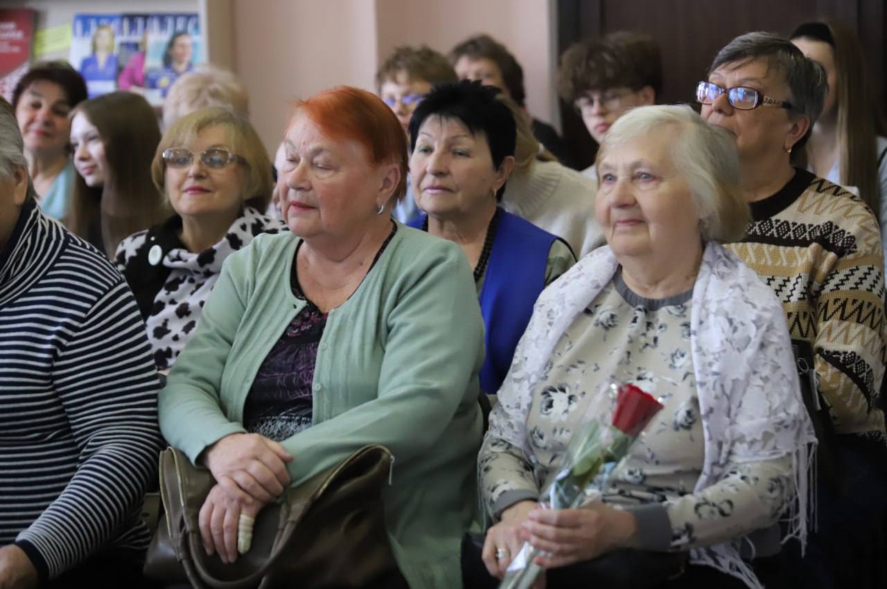 Прэзентацыя зборніка вершаў Святланы Тарасевіч «И только вера в светлый день…»