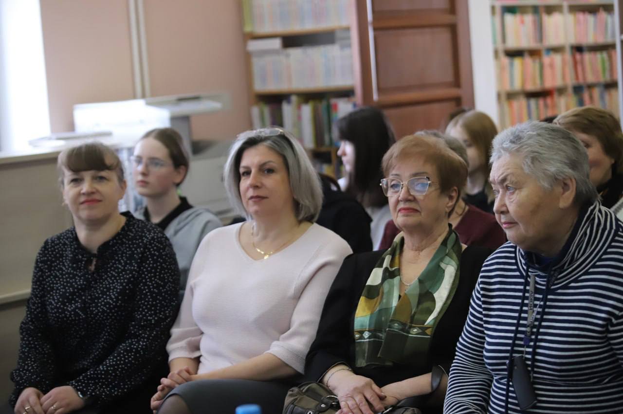 Прэзентацыя зборніка вершаў Святланы Тарасевіч «И только вера в светлый день…»