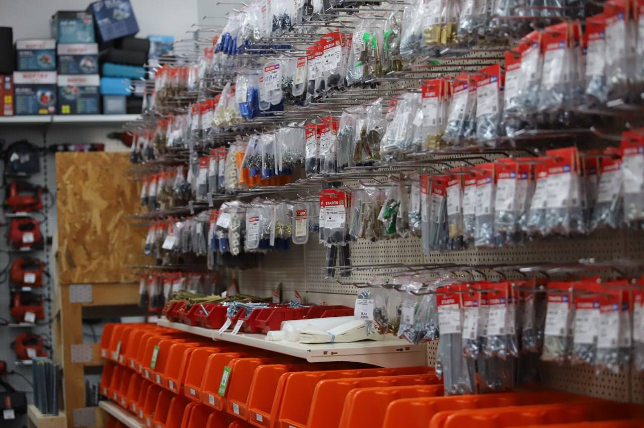 ФОТАФАКТ: у Петрыкаве адкрыўся новы магазін будаўнічых матэрыялаў "Будмаркет Насарог"!
