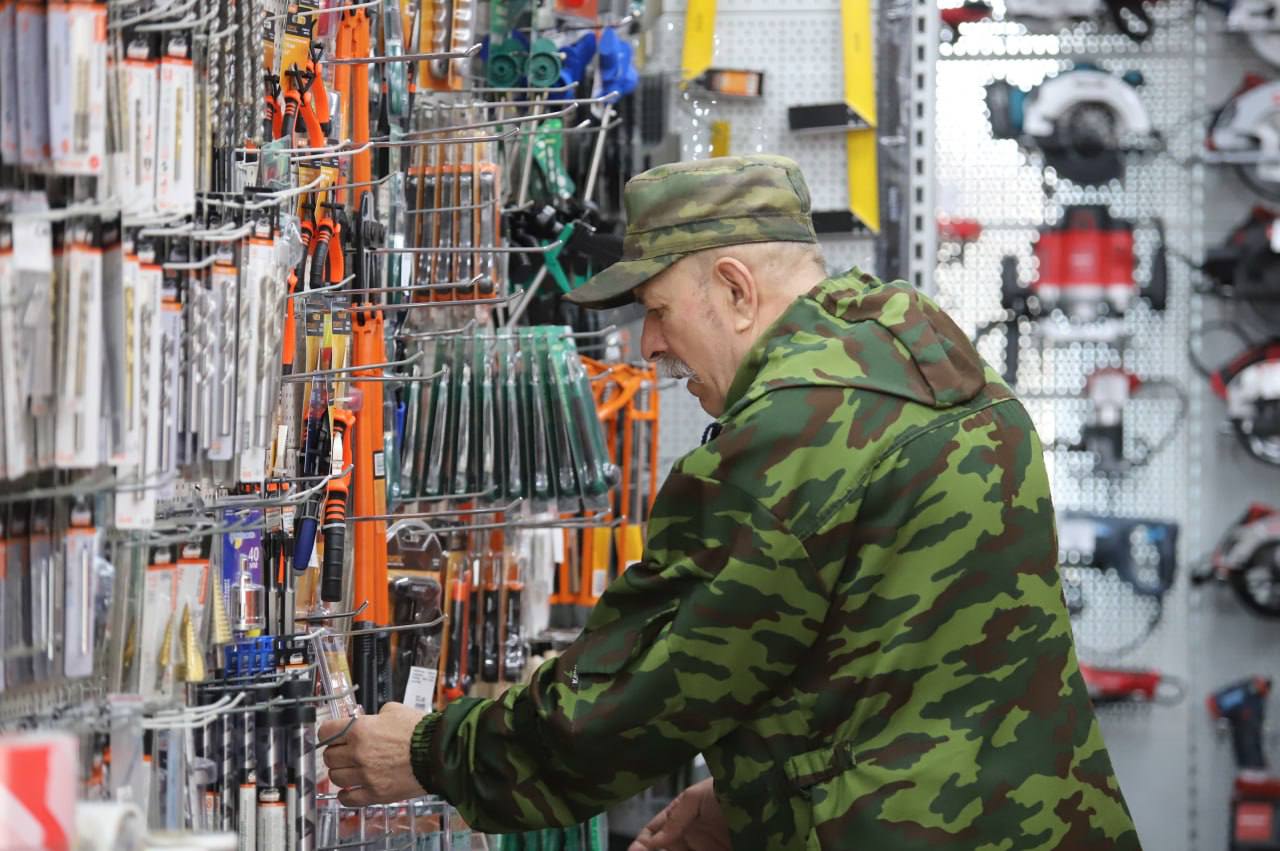ФОТАФАКТ: у Петрыкаве адкрыўся новы магазін будаўнічых матэрыялаў "Будмаркет Насарог"!