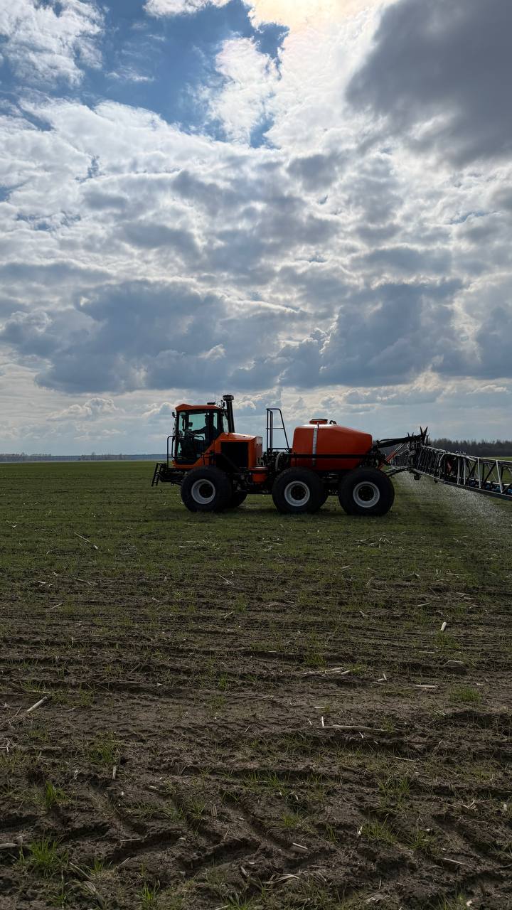 На палетках ААТ "Чалюшчавічы" кіпіць работа!