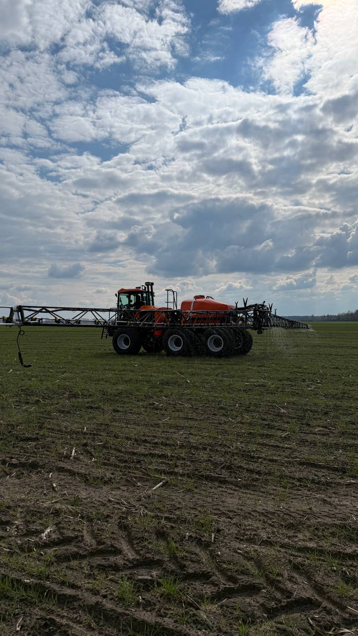 На палетках ААТ "Чалюшчавічы" кіпіць работа!