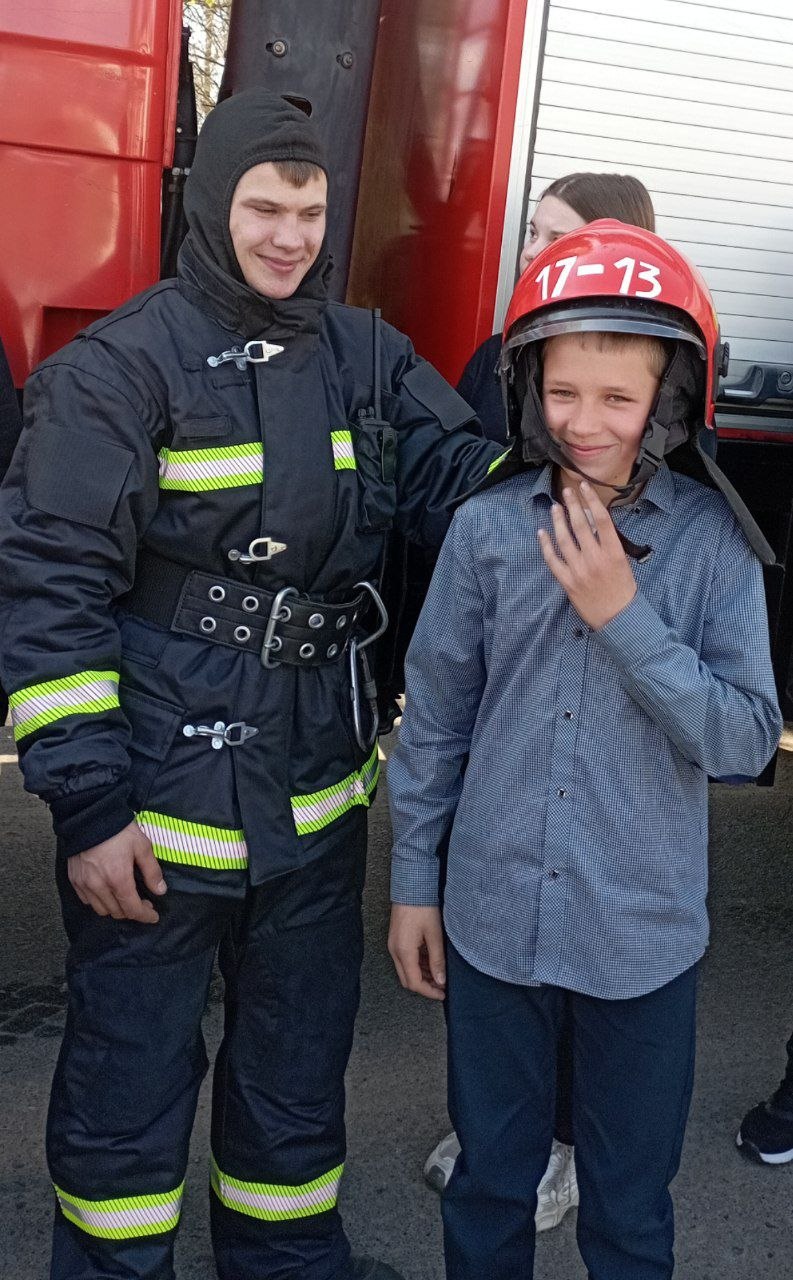 Знакомство с профессией спасателя в Комаровичской школе