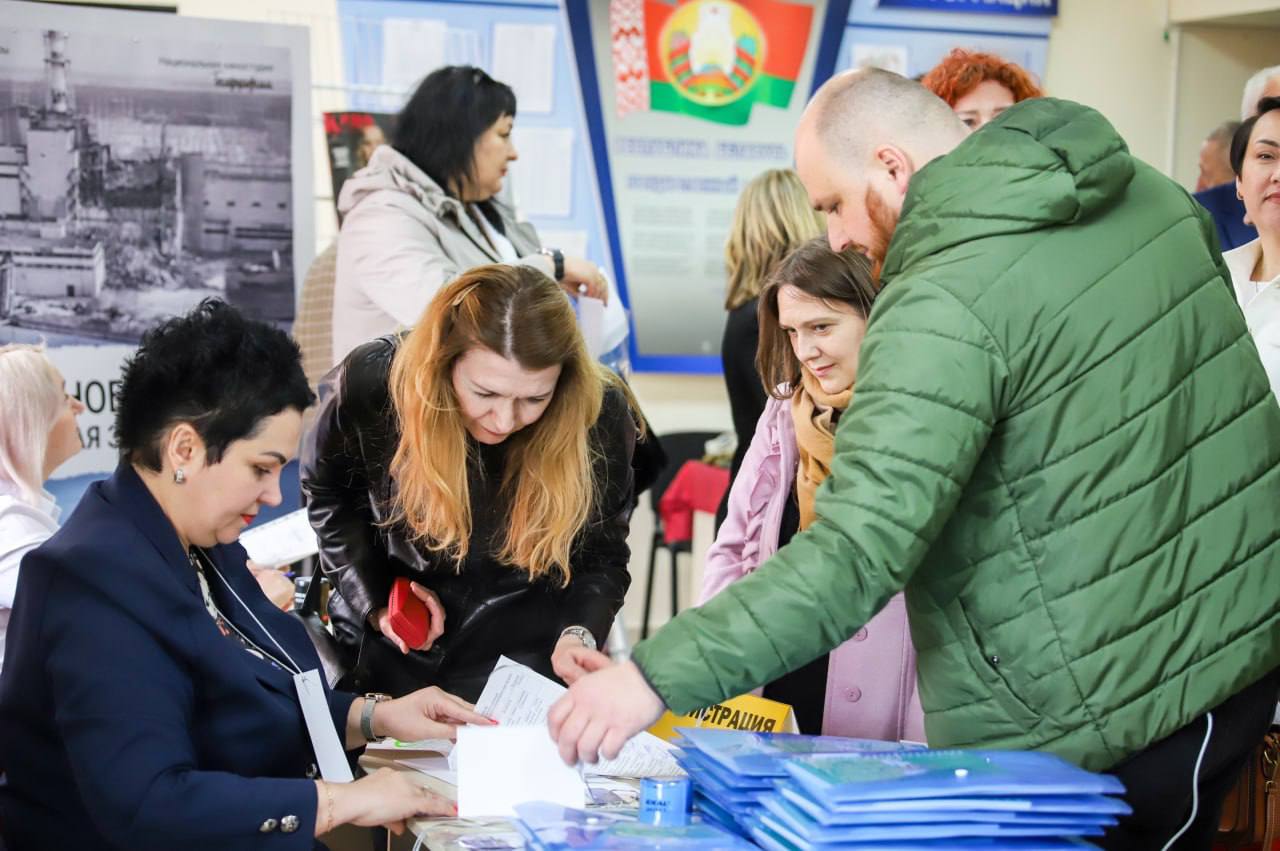 Сёння на базе кінатэатра "Беларусь" праходзіць абласны семінар "Удасканаленне рэпертуарнага планавання кінатэатраў"