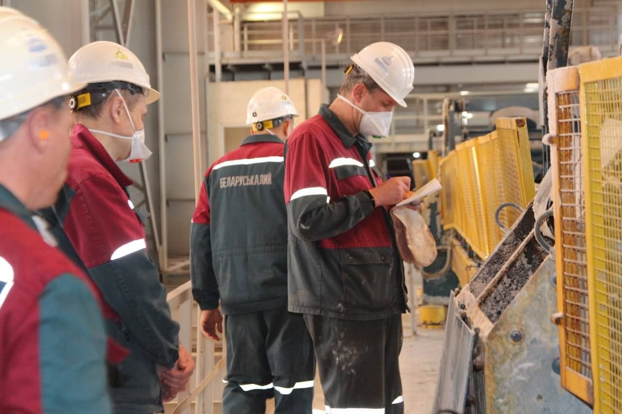 Единый день охраны труда на Петриковском РУ. Две комиссии проверили промплощадку.