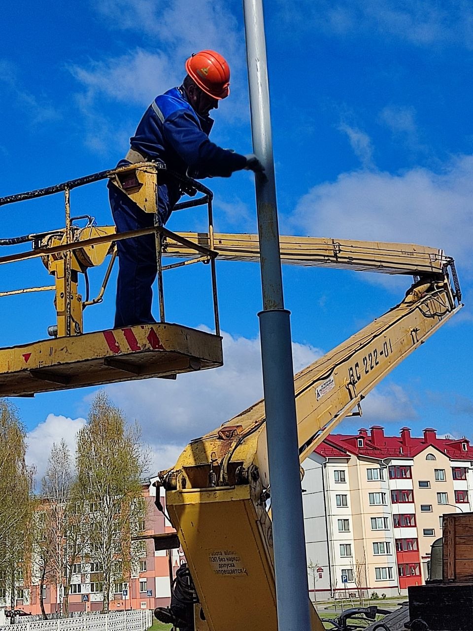 ФОТОРЕПОРТАЖ: В Петриковском районе проходит Республиканский субботник