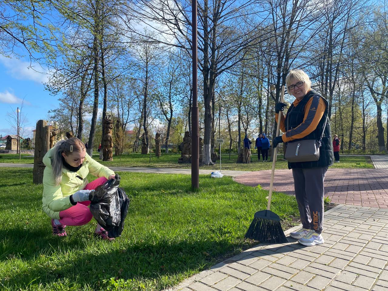 ФОТОРЕПОРТАЖ: В Петриковском районе проходит Республиканский субботник